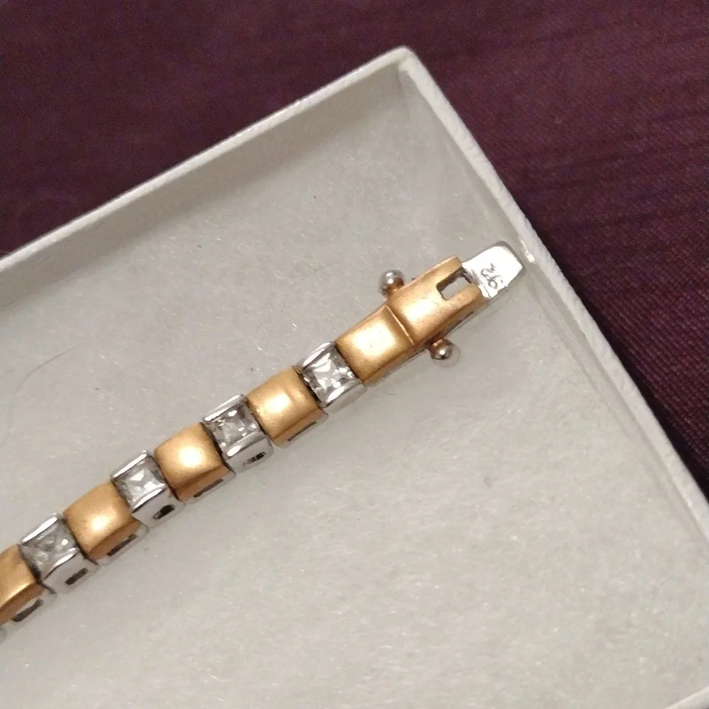 Lovely 7" bracelet - silver with gold tone finish & clear glass stones - Picture 3 of 5